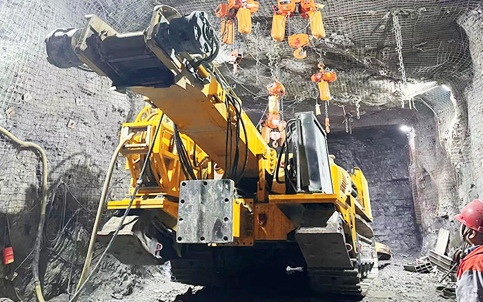 掘進(jìn)磷礦！徐工XTR7/360掘進(jìn)機(jī)點(diǎn)磷成金