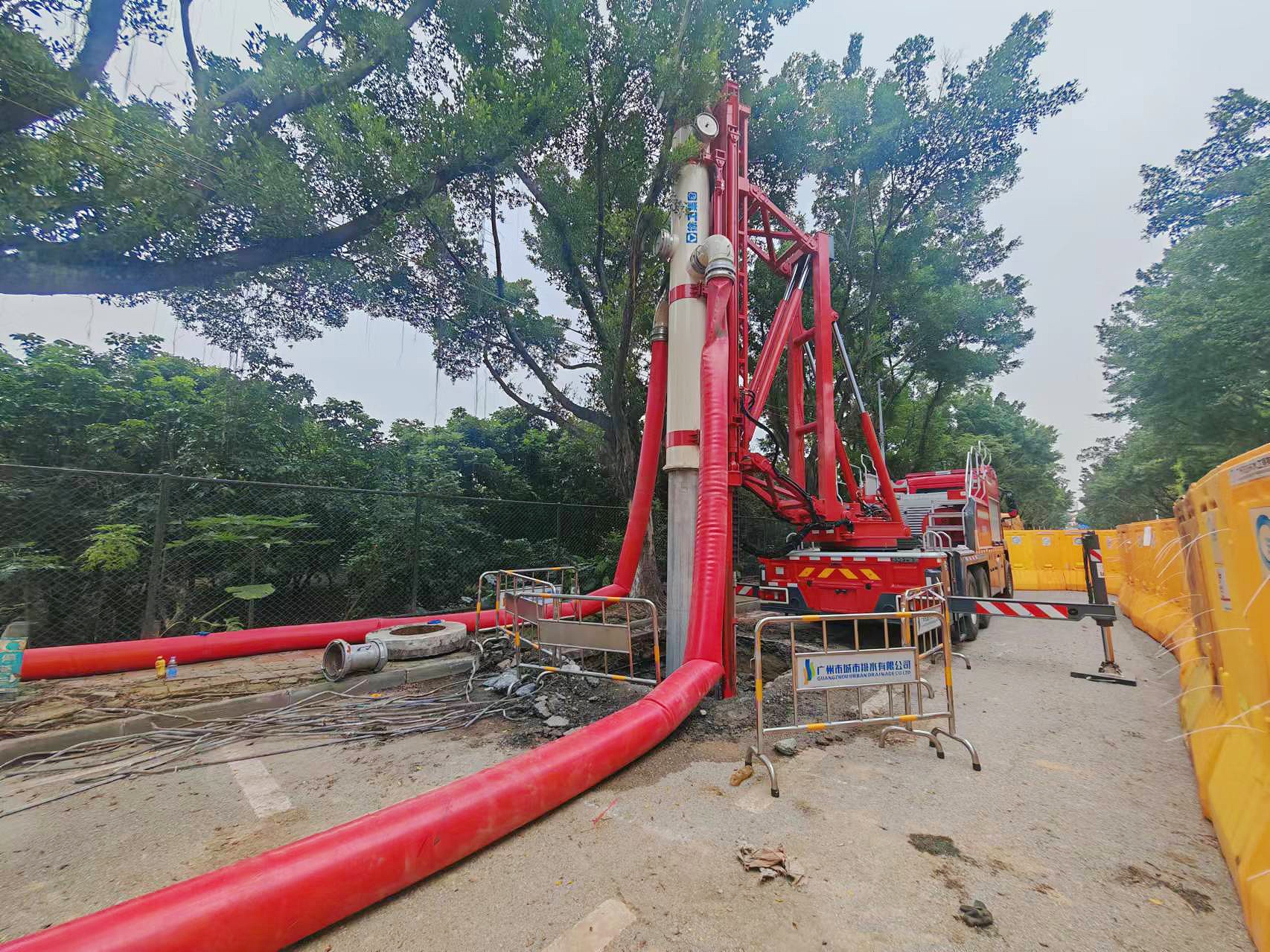 披星戴月！徐工排澇車被廣州點(diǎn)贊！