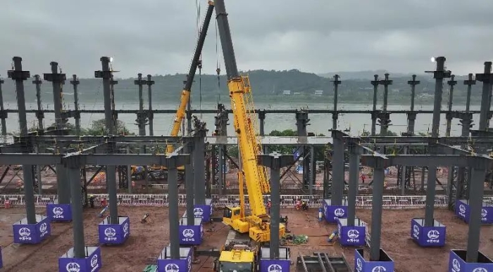 這把高端局！徐工G2起重機(jī)助力成渝鐵路改造！