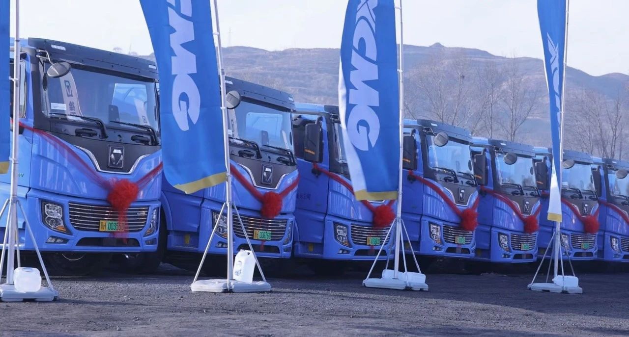 首季“開(kāi)門紅”！百臺(tái)徐工新能源換電重卡交付山西