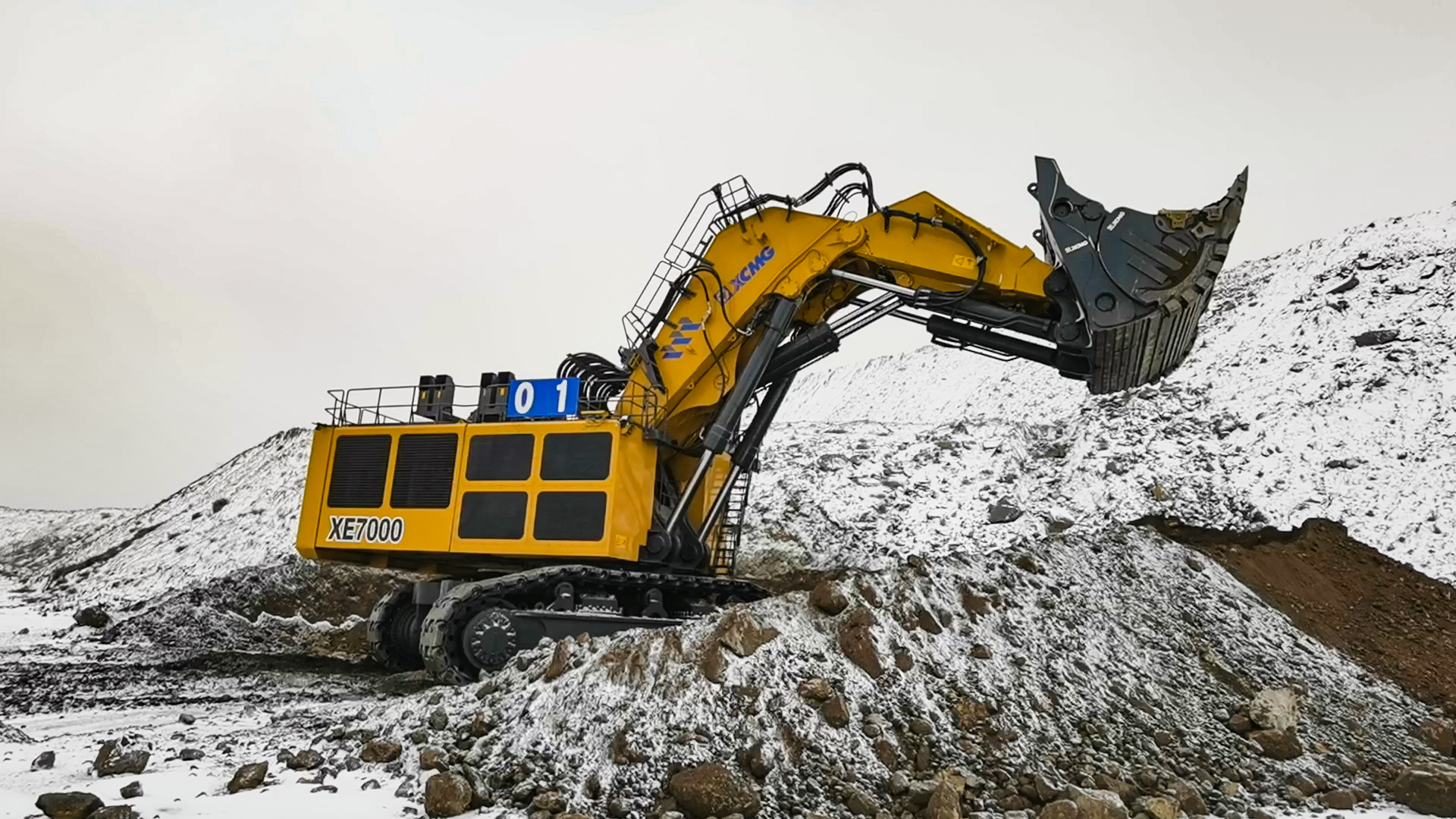“神州第一挖”——XE7000不畏嚴寒，鐵骨錚錚