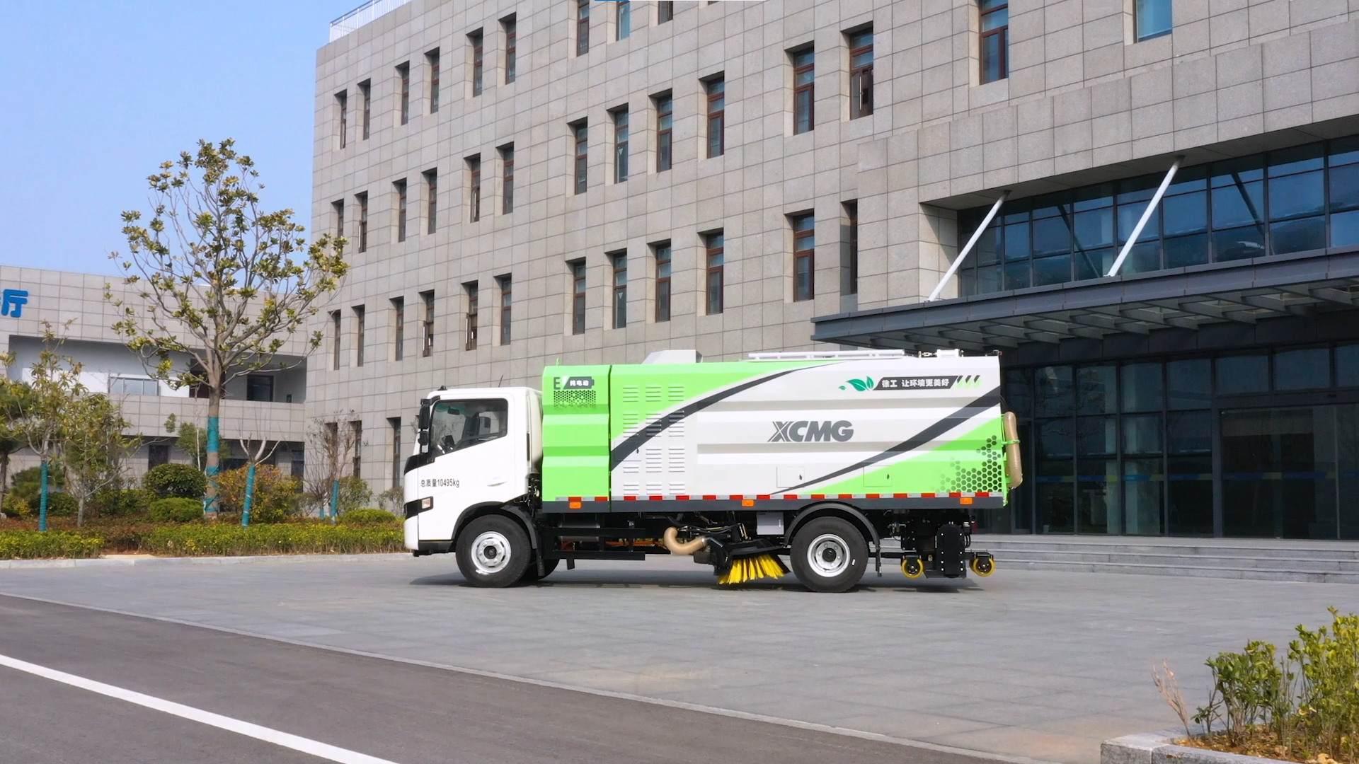 【新品搶先看】無懼灰塵挑戰(zhàn)，徐工干濕兩用吸塵車強勢來襲！