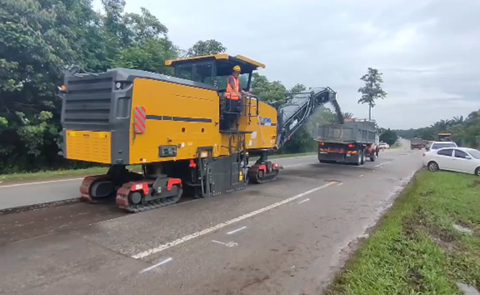 徐工成套道路機(jī)械油面施工，這次在馬來(lái)西亞！