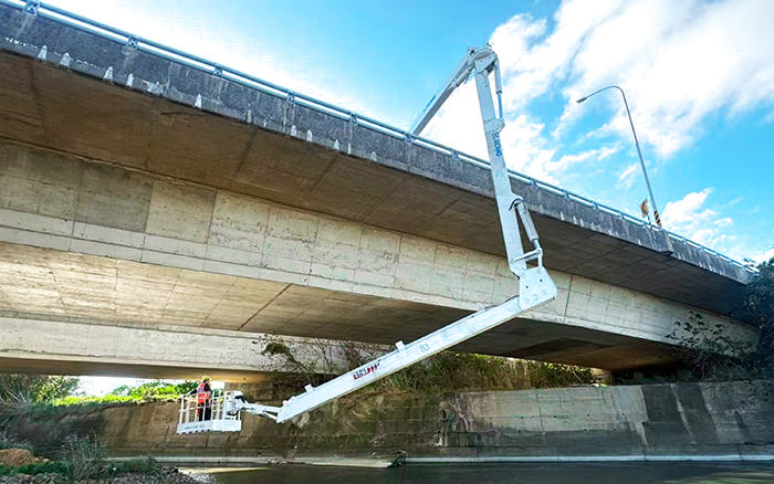 橋梁養(yǎng)護(hù)神器！徐工 QJZ18 筑牢橋梁安全防線