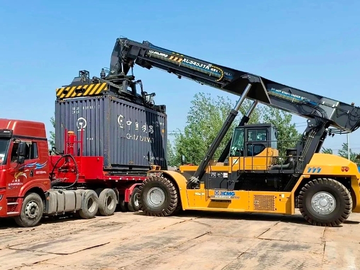 高效正面吊——散裝物料裝卸、輸送解決方案專家！