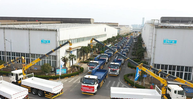 2025年，徐工隨車(chē)起重機(jī)再度開(kāi)拔“一帶一路”，助力當(dāng)?shù)亟ㄔO(shè)。