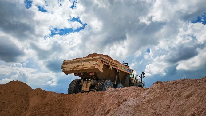大展身手，徐工“礦山越野王”征戰(zhàn)東南亞