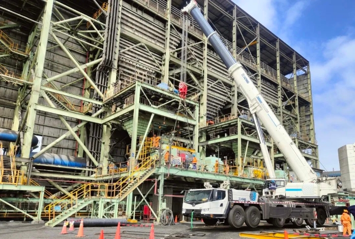 首臺！超大噸位XCA500BR落子首鋼鐵礦！