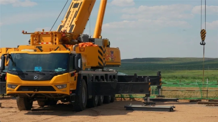 穩(wěn)鉤定乾坤！徐工G2代XCA200G8-1決勝風(fēng)電基礎(chǔ)吊裝