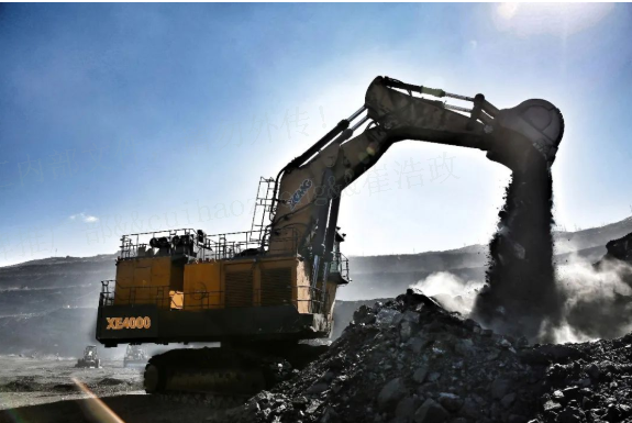近5萬小時高效出勤！徐工XE4000液壓鏟受礦區(qū)高度贊揚！