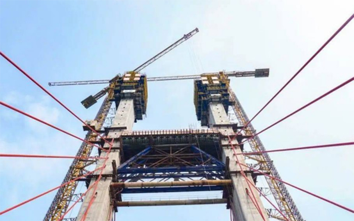 離通車又近一步！南孟溪特大橋主塔全面封頂