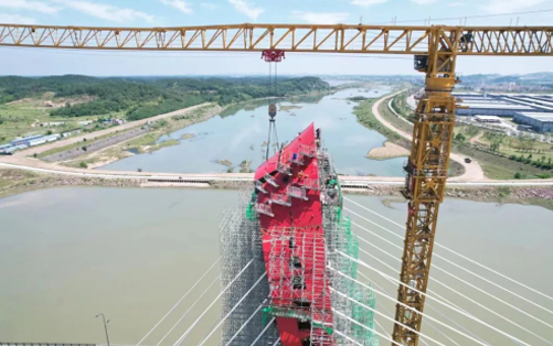 大別山區(qū)的“紅色搖籃”— 徐工塔機(jī)助建金寨史河大橋