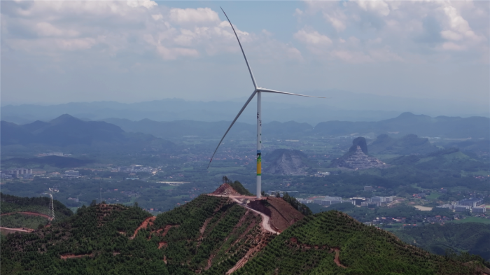 直面復(fù)雜工況，風(fēng)電吊裝豈可一招通用？徐工以全場(chǎng)景定制化方案，交出精準(zhǔn)答卷