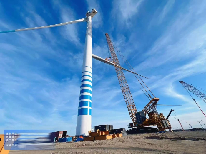 大國(guó)重器顯擔(dān)當(dāng)——XLC18000M征戰(zhàn)戈壁灘，125米高空精準(zhǔn)托起10兆瓦風(fēng)電巨擘！