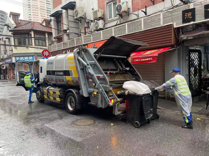 南京東路人流如織垃圾多？徐工XGH5120ZYSXBEV：輕松搞定！