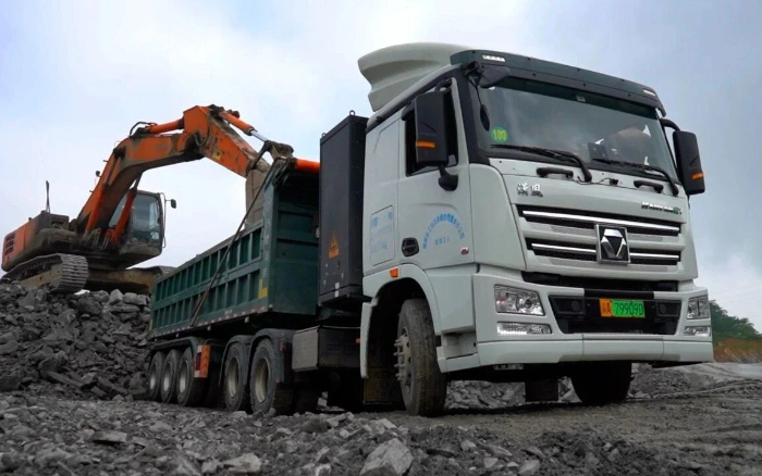 三次都選TA！徐工純電動牽引車助力西南砂石料運輸！